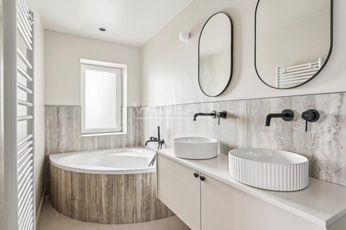 Paris IXe - Saint Georges / Rue des Martyrs - Maison de ville ré