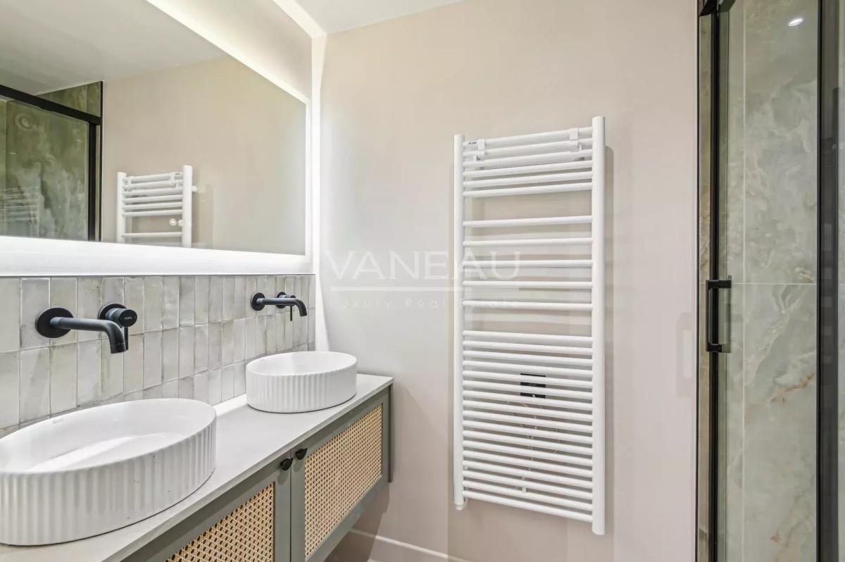 Paris IXe - Saint Georges / Rue des Martyrs - Maison de ville ré