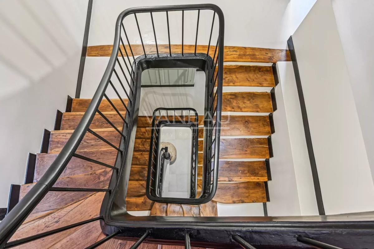 Paris IXe - Saint Georges / Rue des Martyrs - Maison de ville ré