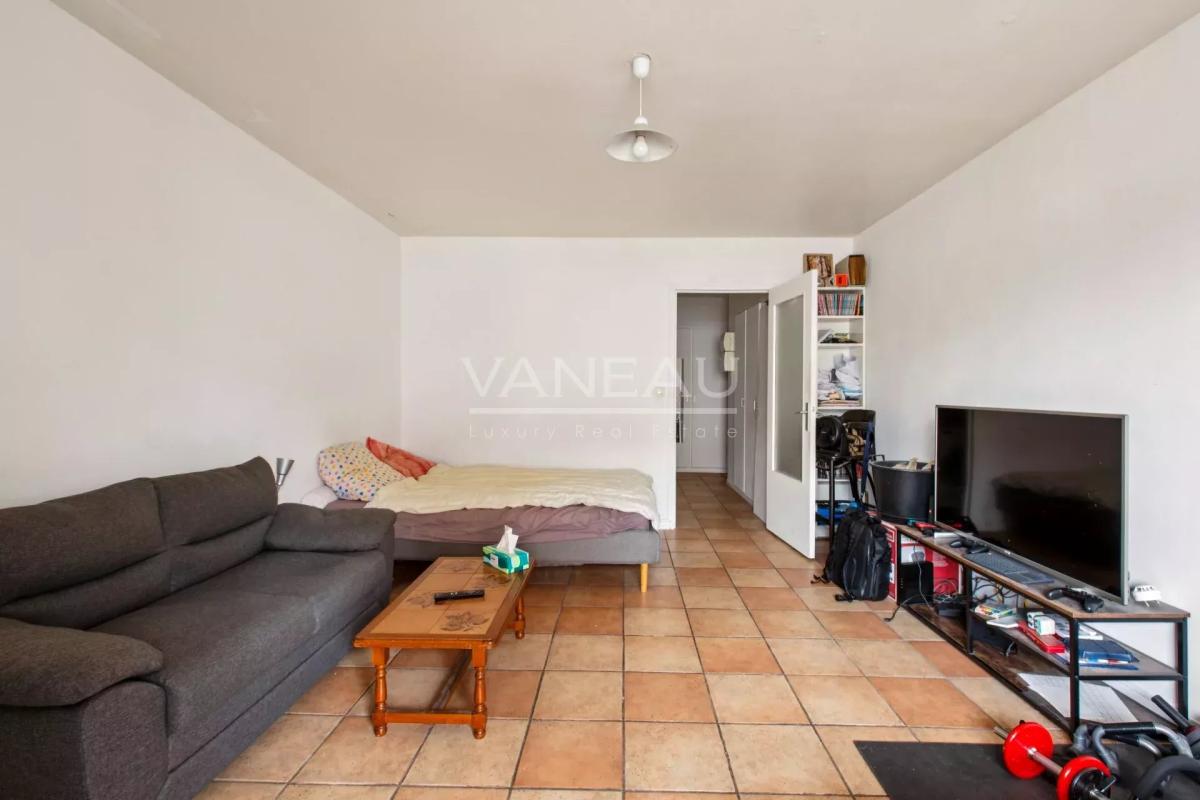 Paris XIXe - Rue de Romainville - Studio vendu loué -
