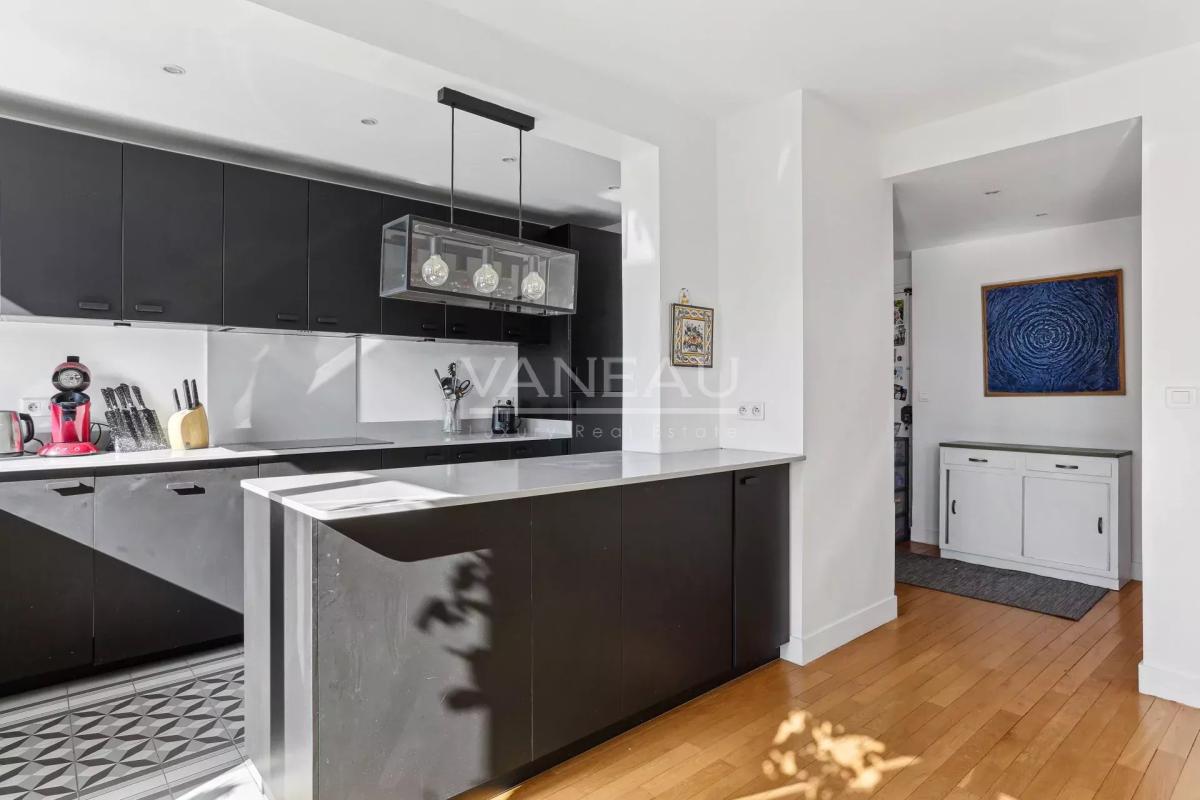 Boulogne Billancourt, Appartement familial en dernier étage avec