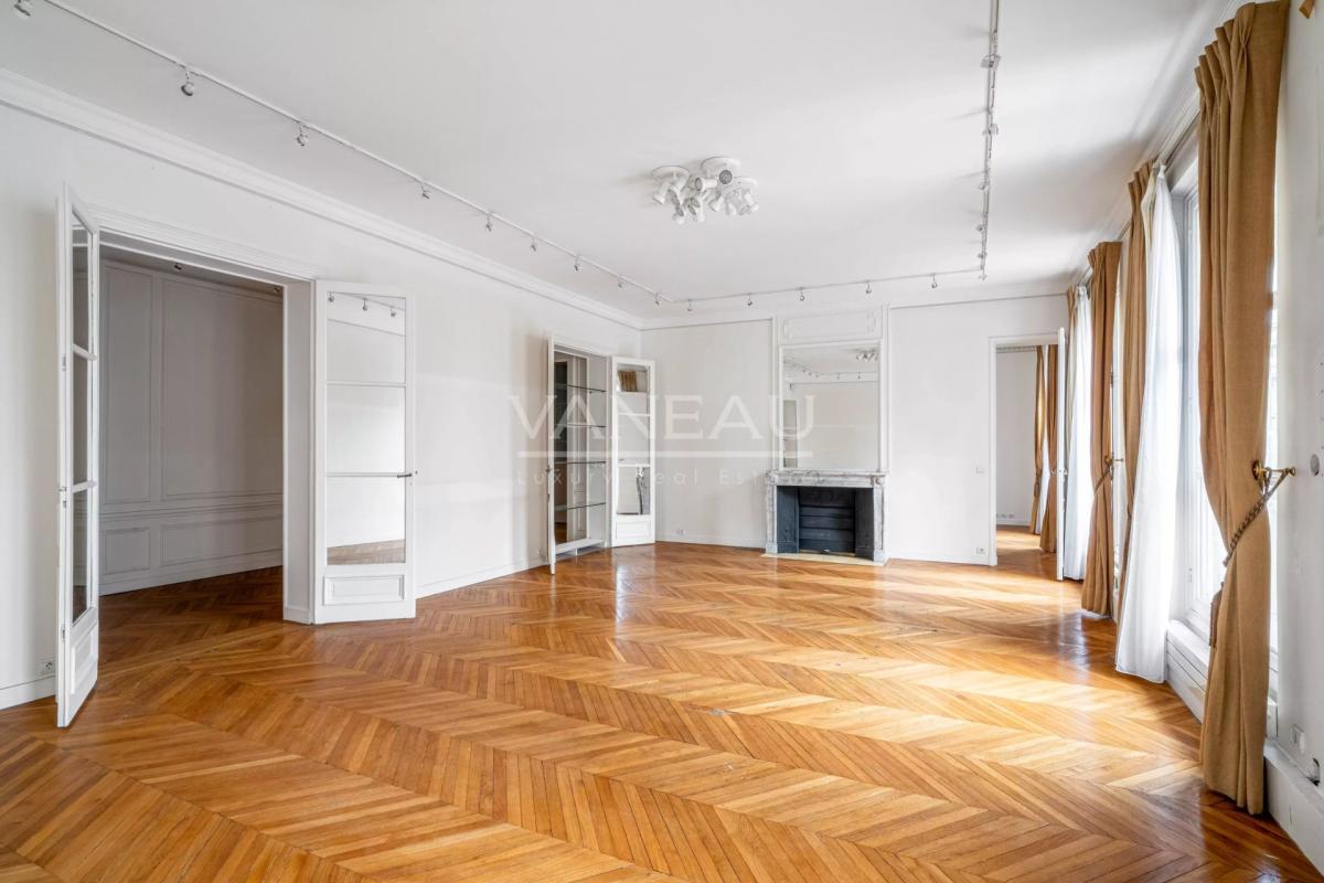 Paris XVIe Trocadéro - Vue tour Eiffel  Appartement Familial et 