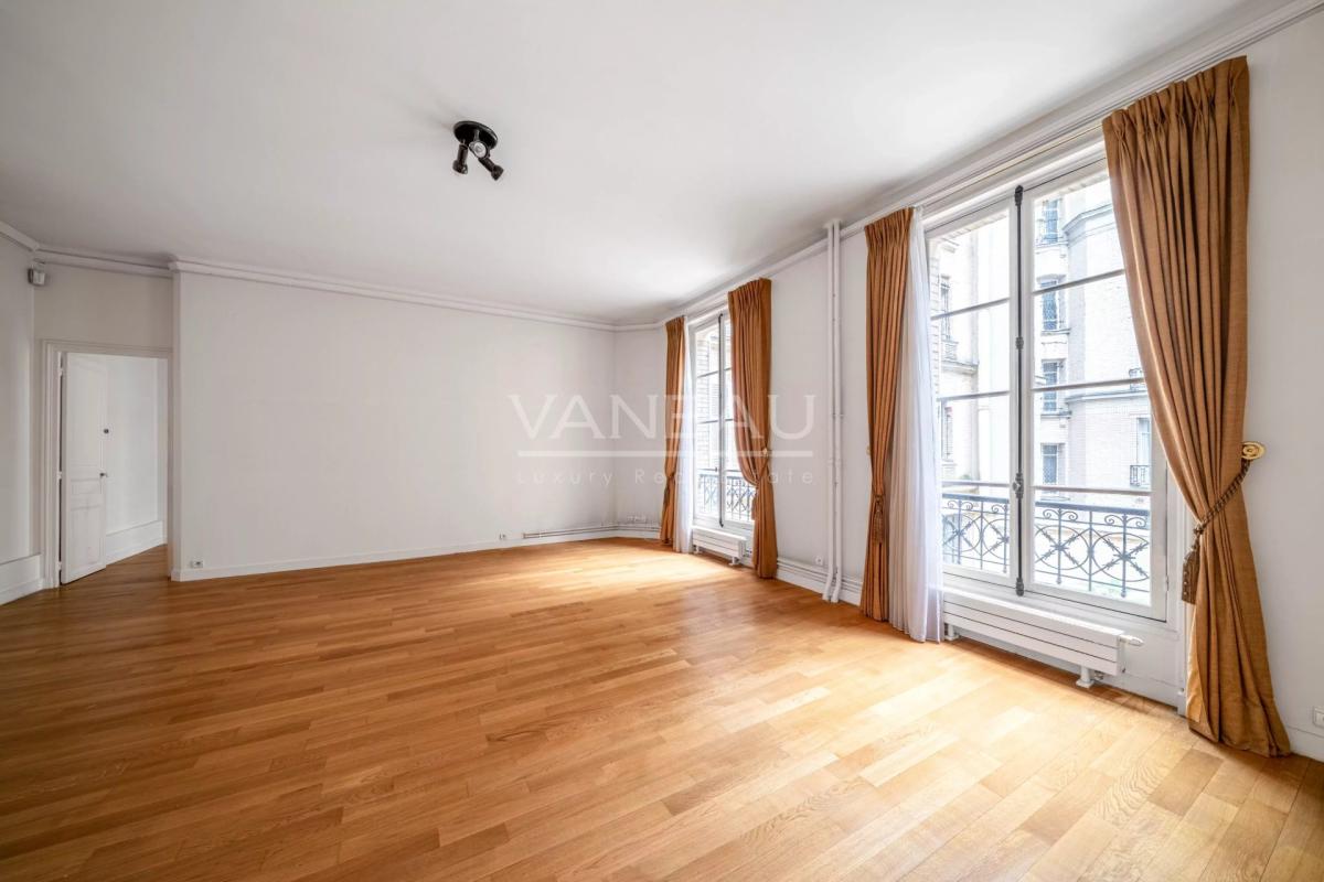 Paris XVIe Trocadéro - Vue tour Eiffel  Appartement Familial et 