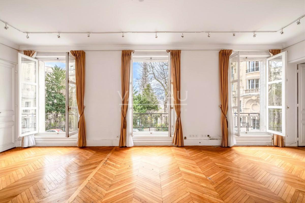 Paris XVIe Trocadéro - Vue tour Eiffel  Appartement Familial et 