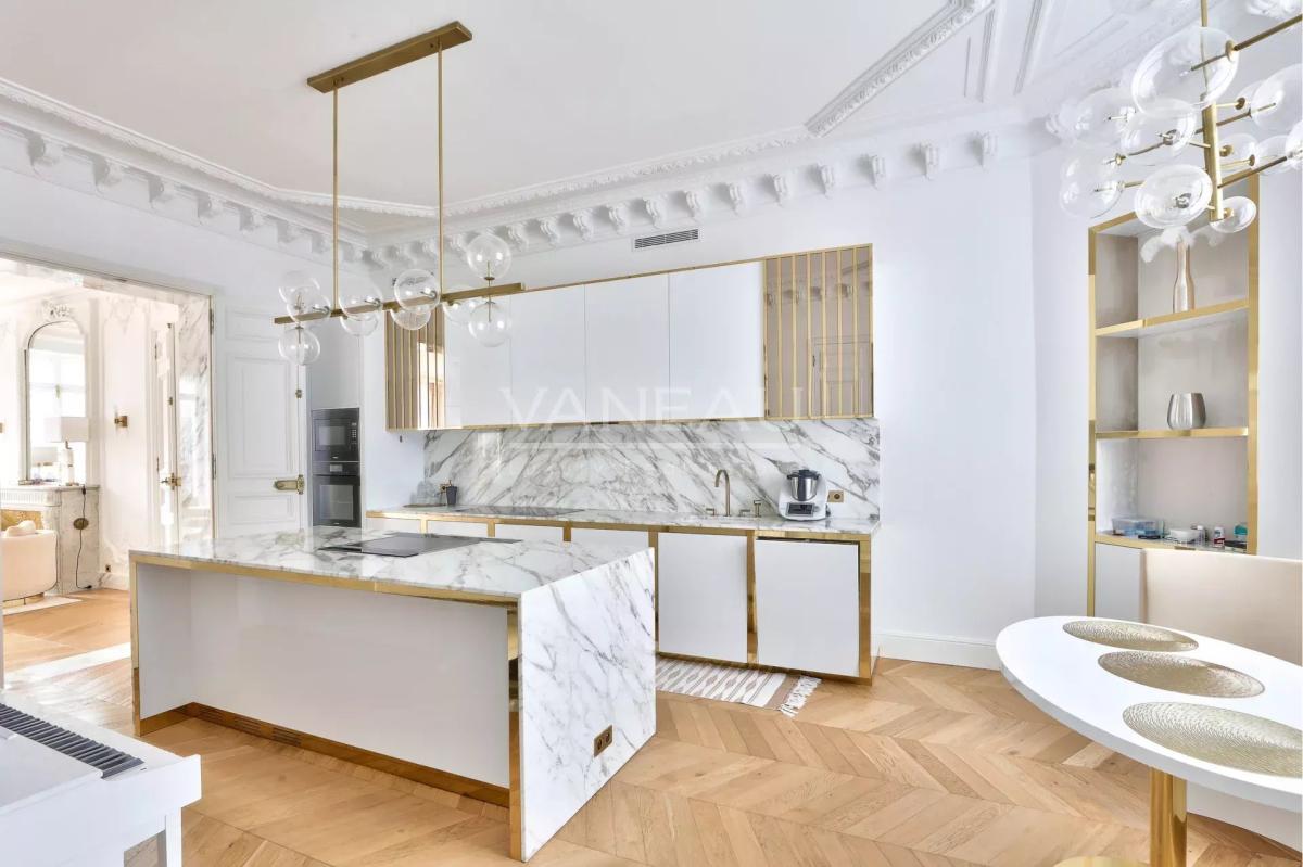 PARIS VIIIe - Faubourg du Roule