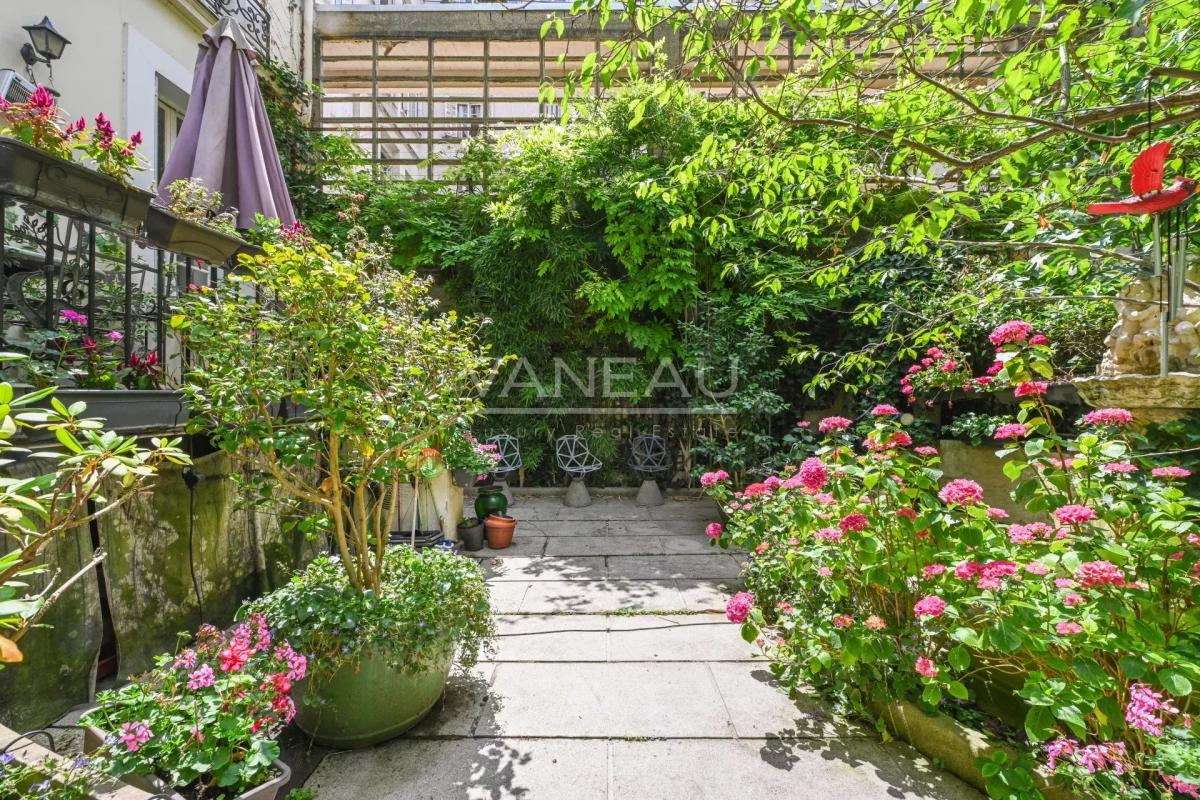 Paris XVIe - Square Lamartine - Hôtel particulier de réception e