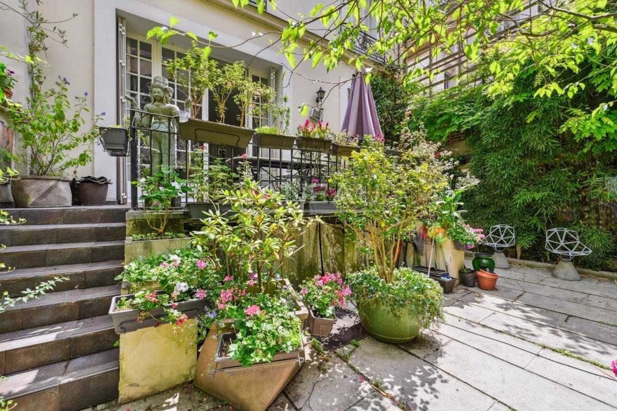 Paris XVIe - Square Lamartine - Hôtel particulier de réception e