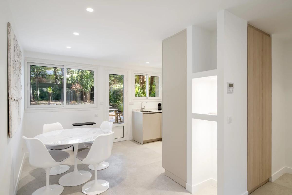 Appartement 3 pièces entièrement rénové à vendre - Cannes Montro