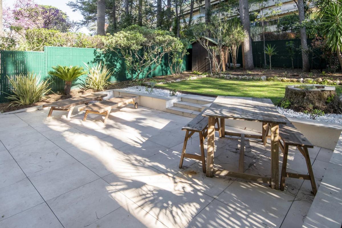 Appartement 3 pièces entièrement rénové à vendre - Cannes Montro