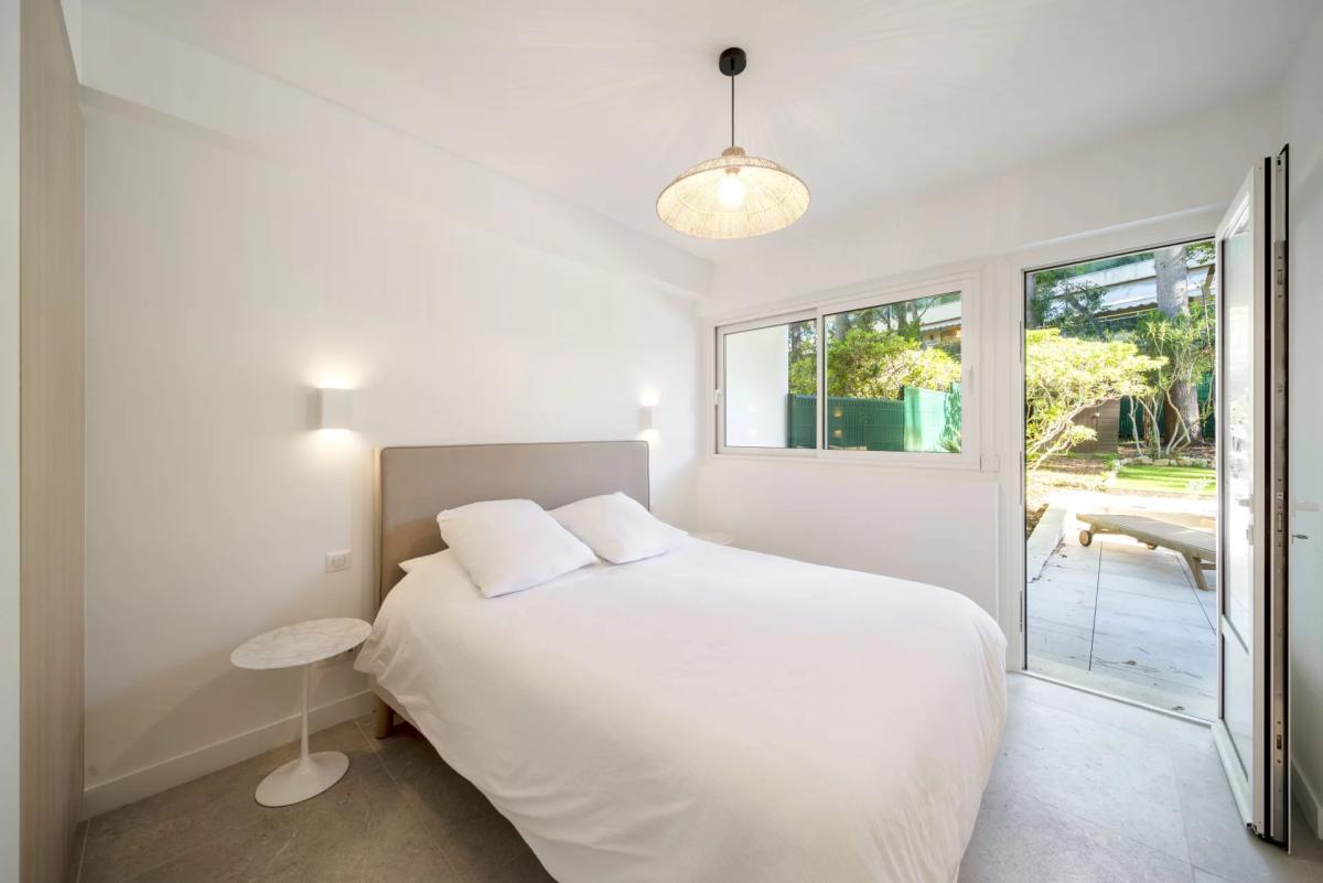 Appartement 3 pièces entièrement rénové à vendre - Cannes Montro