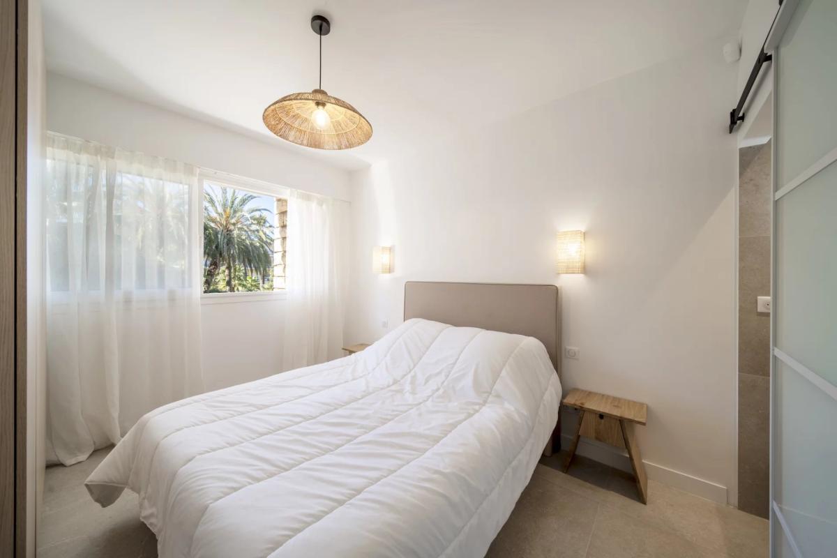 Appartement 3 pièces entièrement rénové à vendre - Cannes Montro