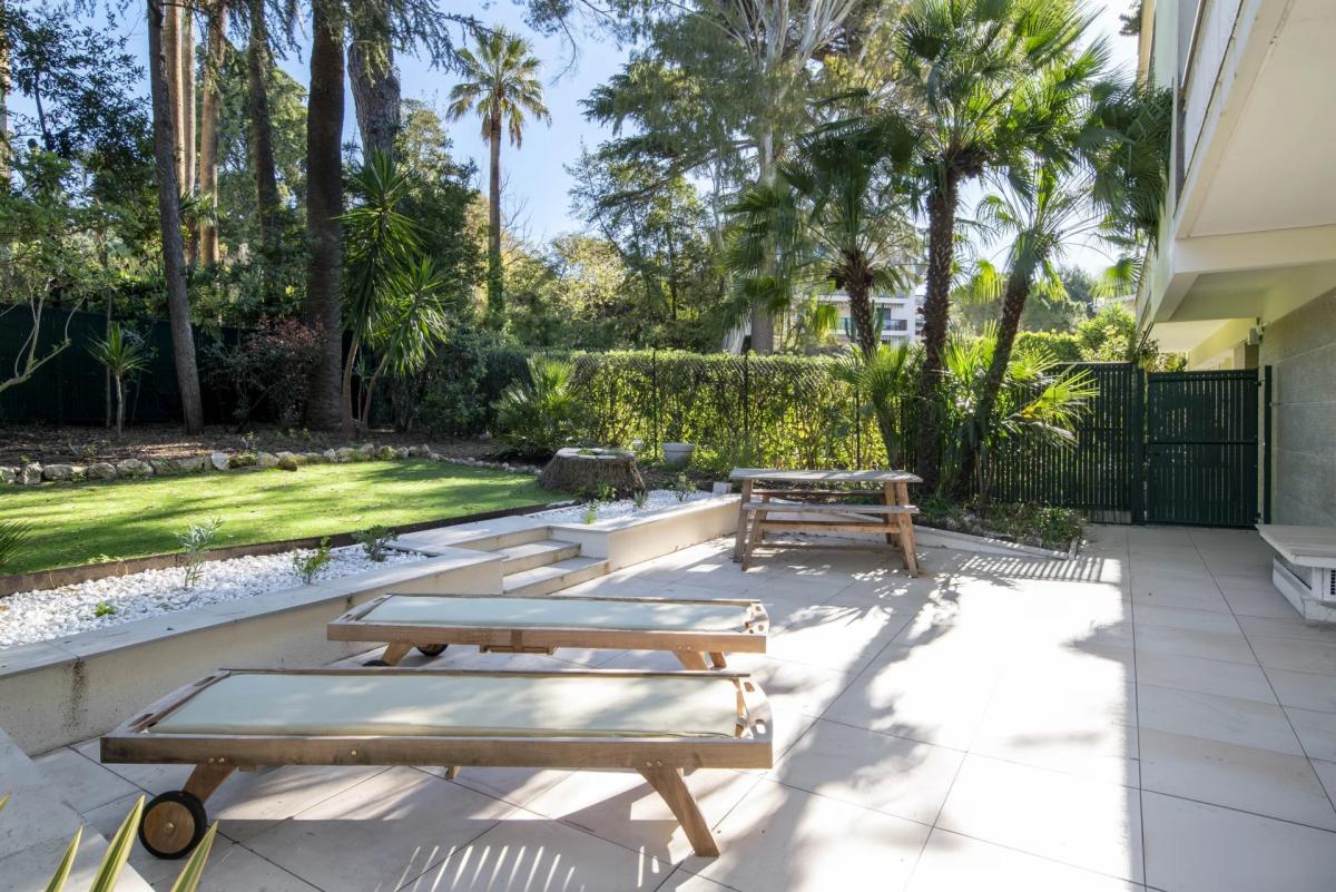 Appartement 3 pièces entièrement rénové à vendre - Cannes Montro