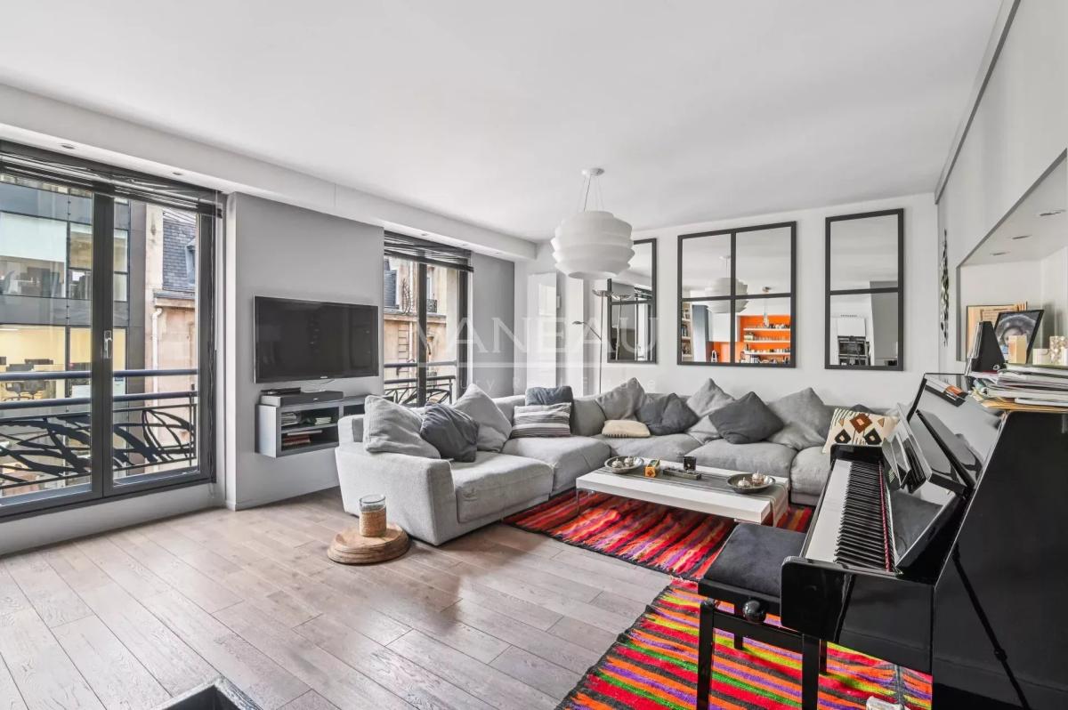 Paris VIIIe - Avenue Montaigne / Place François 1er