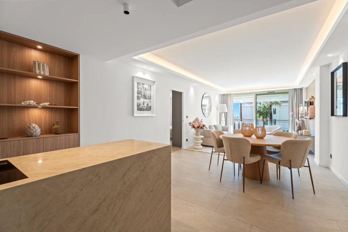 Appartement 3 pièces entièrement rénové à vendre Croisette vue m