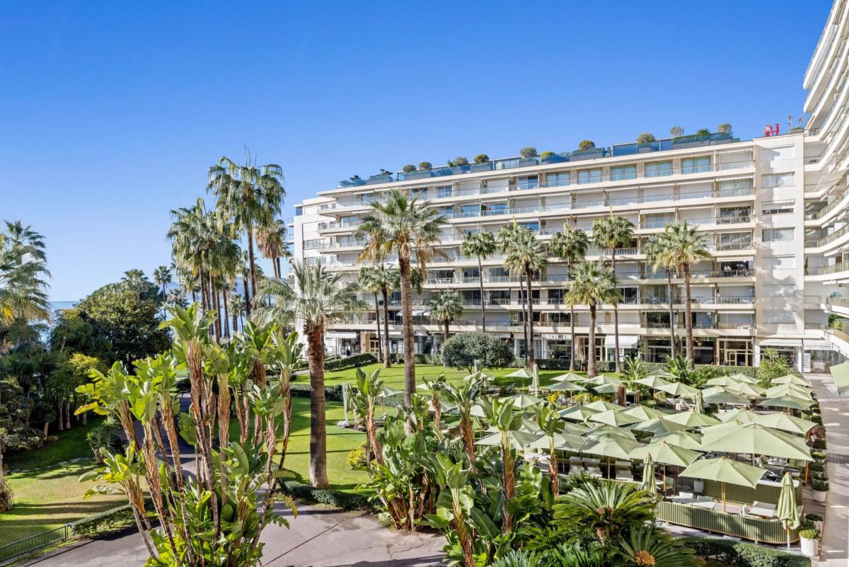 Appartement 3 pièces entièrement rénové à vendre Croisette vue m