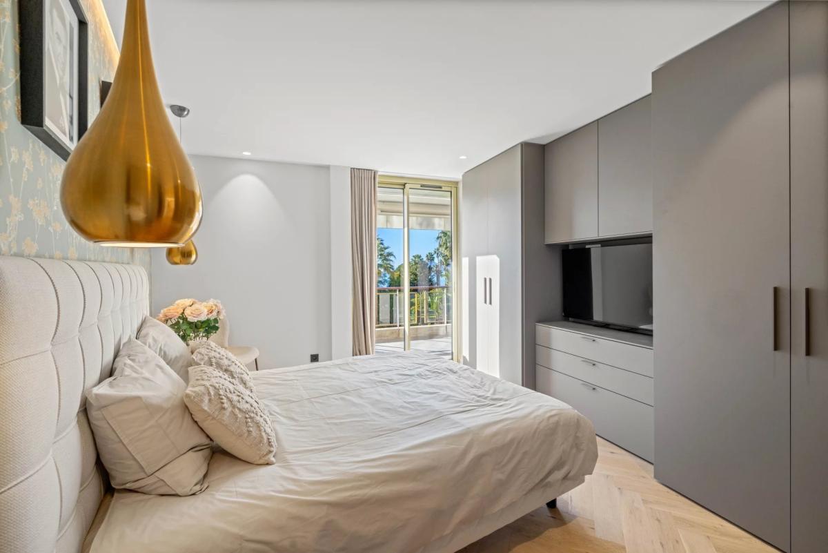 Appartement 3 pièces entièrement rénové à vendre Croisette vue m