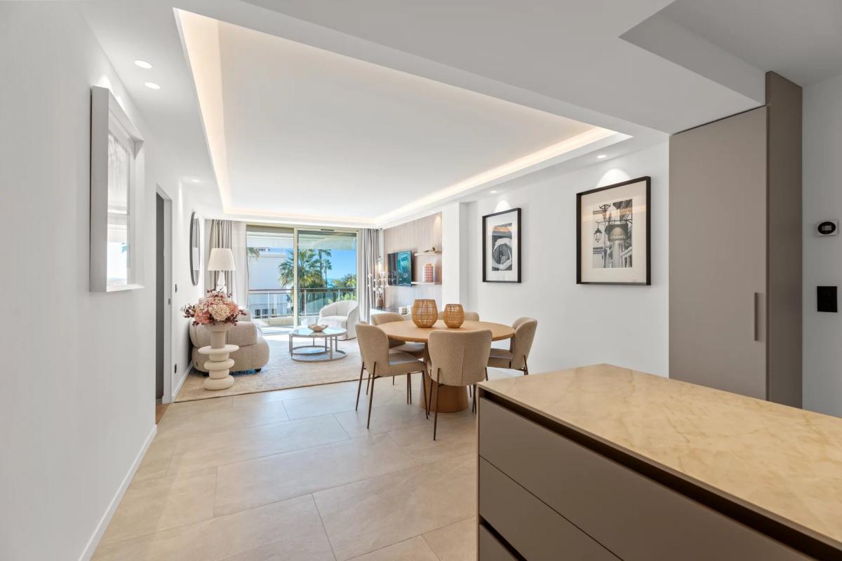 Appartement 3 pièces entièrement rénové à vendre Croisette vue m