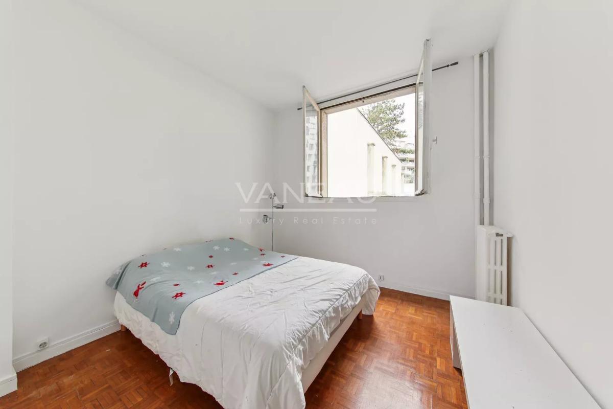 Métro Commerce - Deux pièces