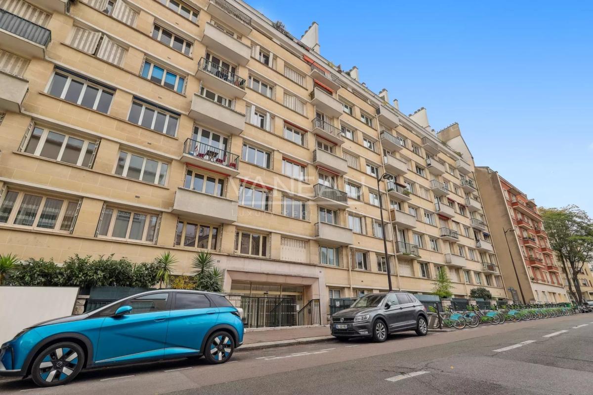 Métro Commerce - Deux pièces