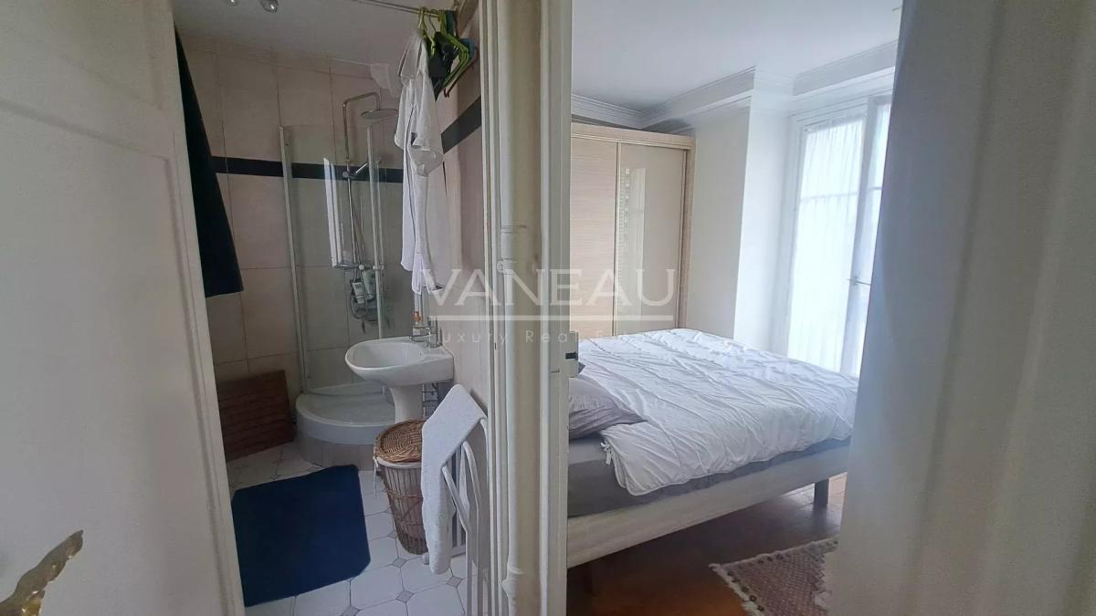 PARIS XVe - 3 pièces vue dégagée et ensoleillé