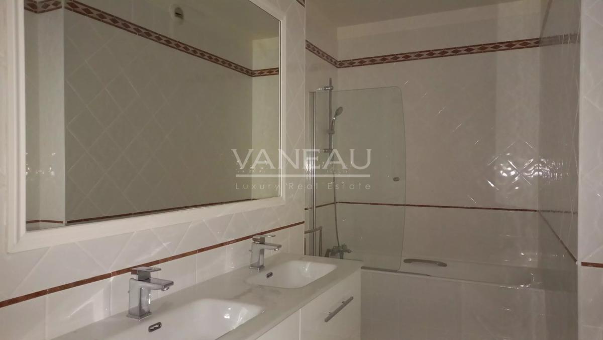 PARIS XVI - Appartement familial entièrement rénové - TROCADERO