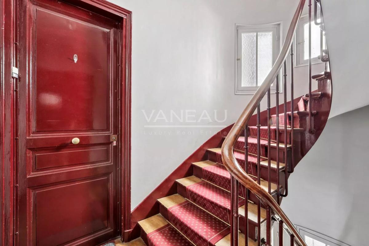 Boulogne - Bel ancien exposé sud avec parking