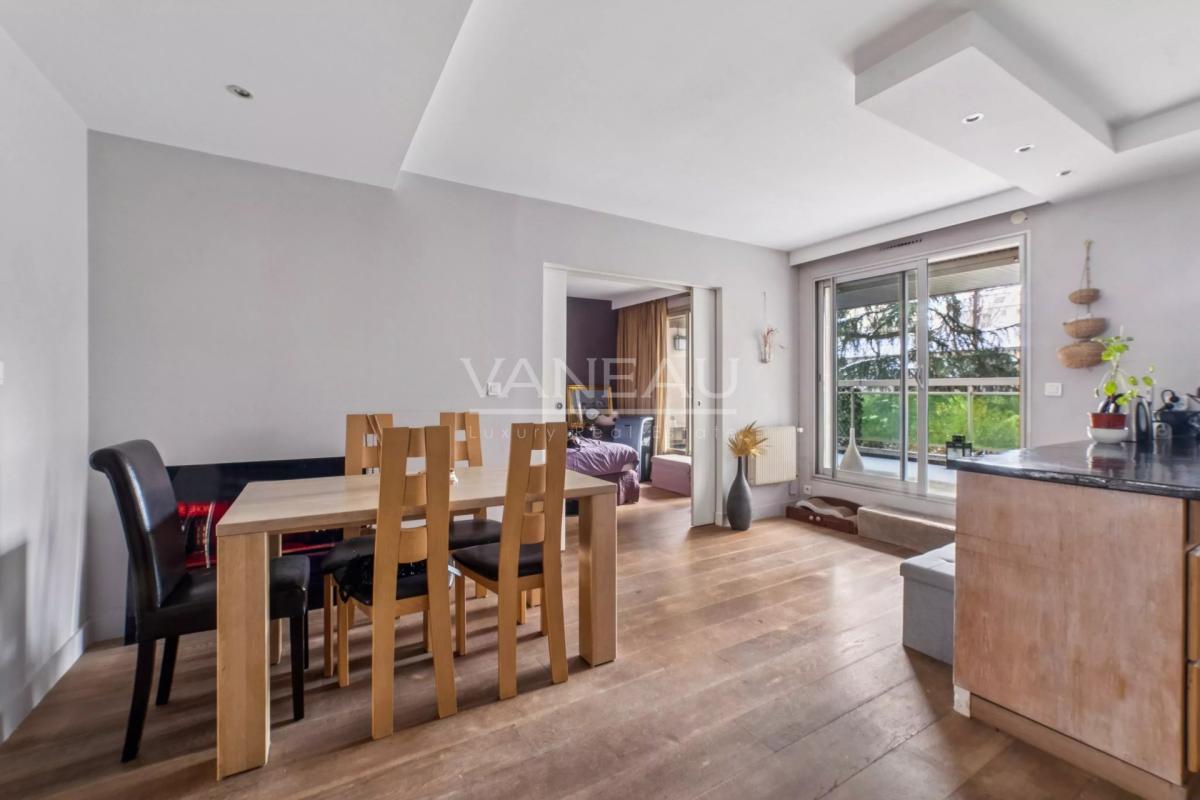 Boulogne. Terrasse et balcon.