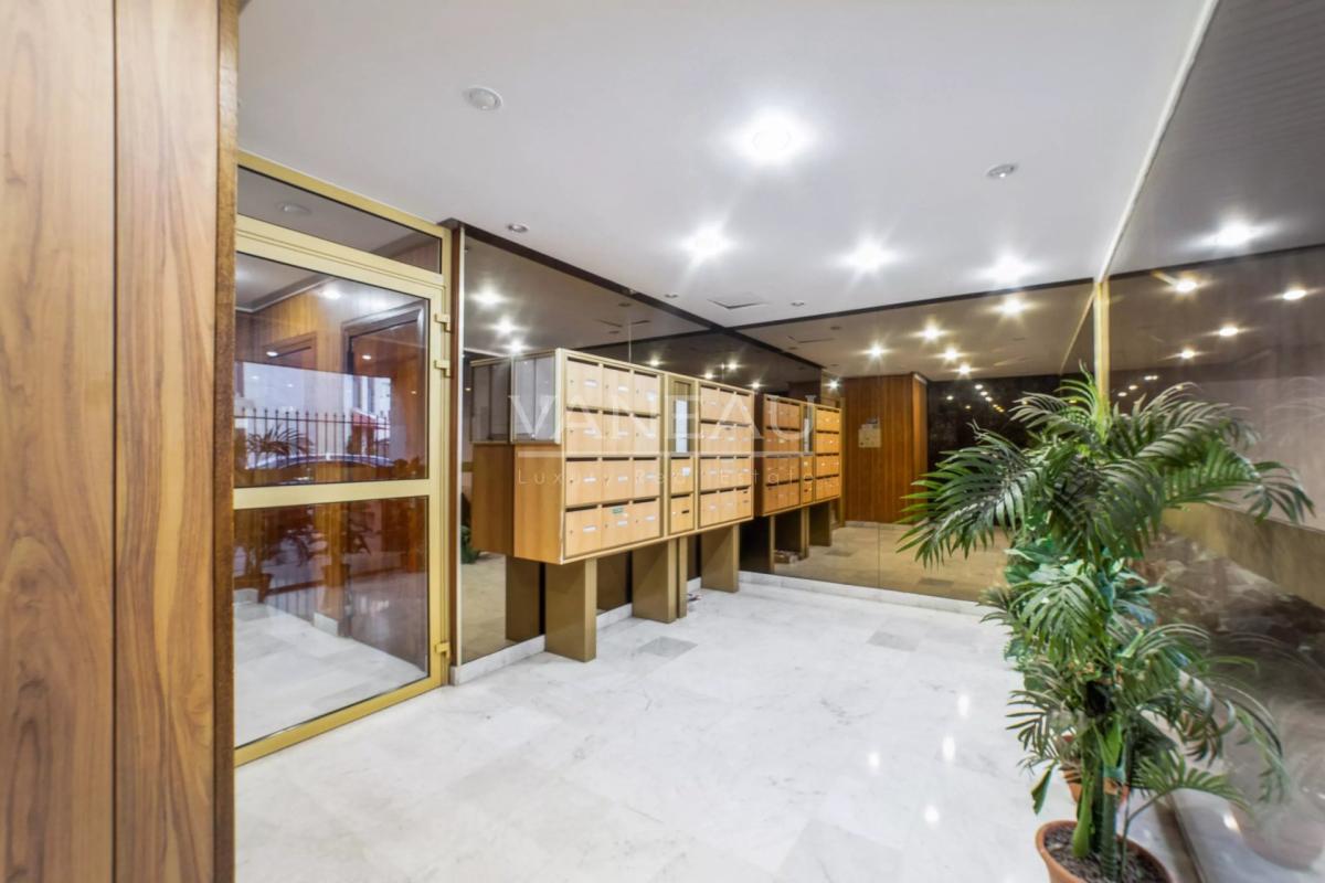 Boulogne. Terrasse et balcon.