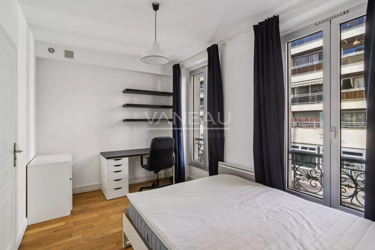 Paris 15e Commerce / Félix Faure - 2 pièces clé en main