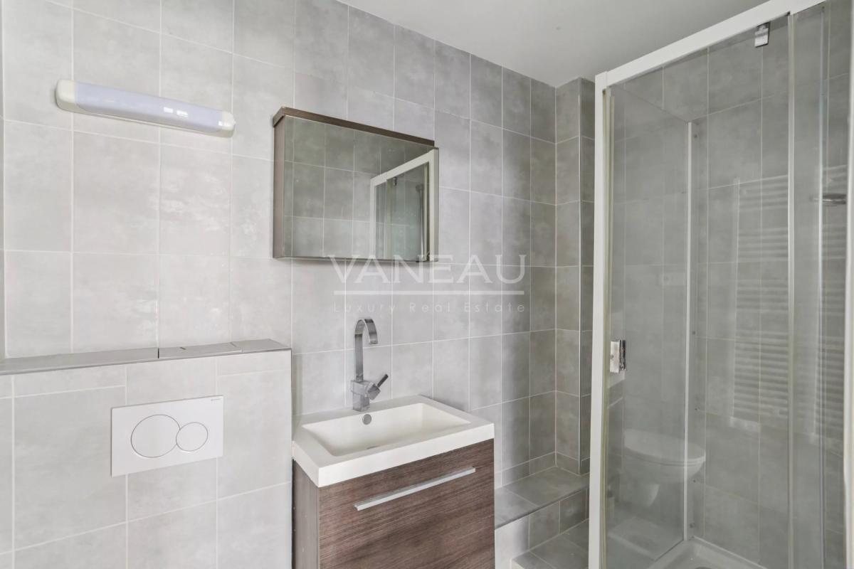 Paris 15e Commerce / Félix Faure - 2 pièces clé en main