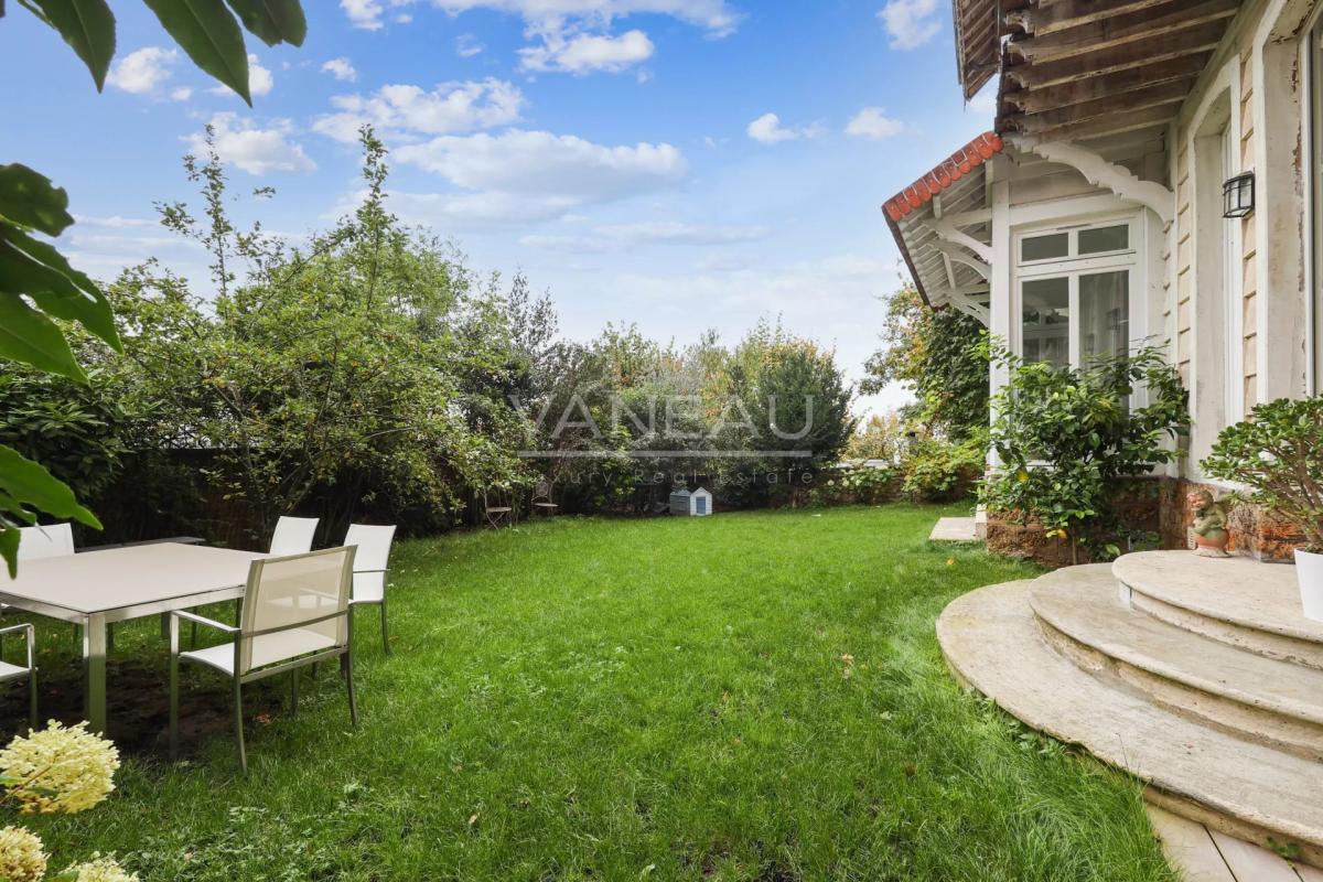 Meudon - 4 pièces de charme avec jardin