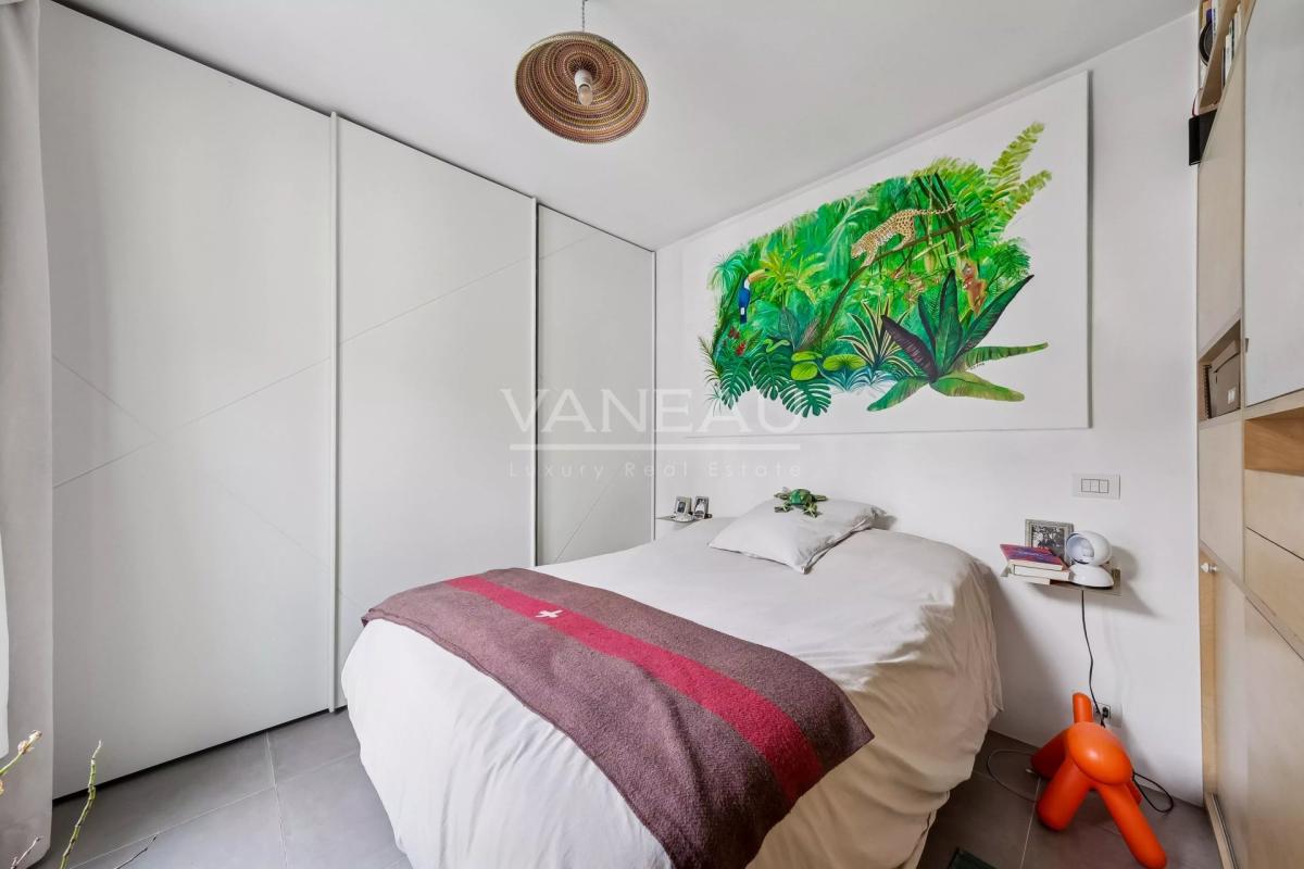 Charmant deux pièces refait à neuf – Dernier étage – Paris 10ᵉ