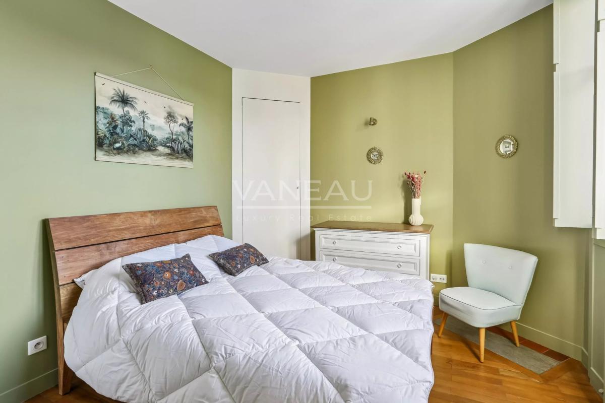 PARIS VIIe - LA TOUR MAUBOURG - PROCHE RUE CLER