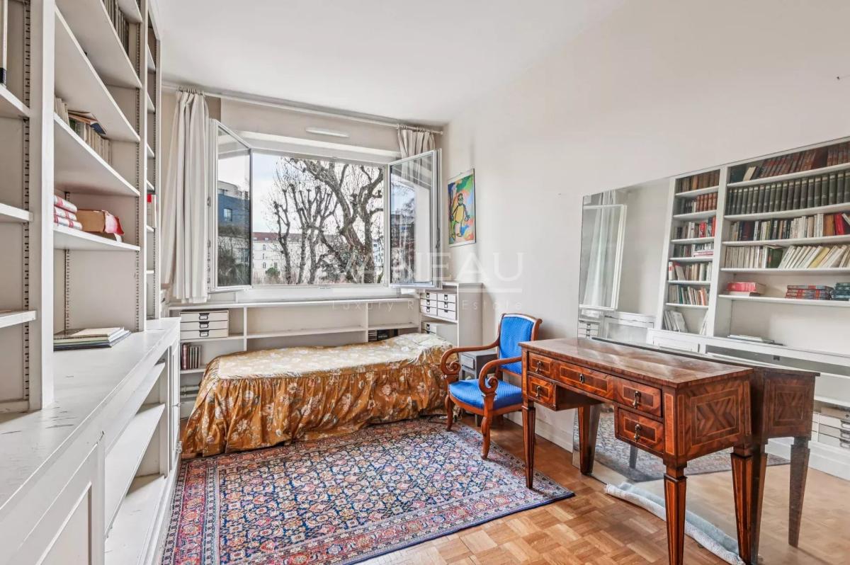 Paris VIIème - VUES JARDINS - 3/4 chambres