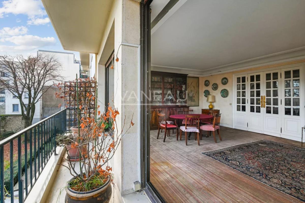 Paris VIIème - VUES JARDINS - 3/4 chambres