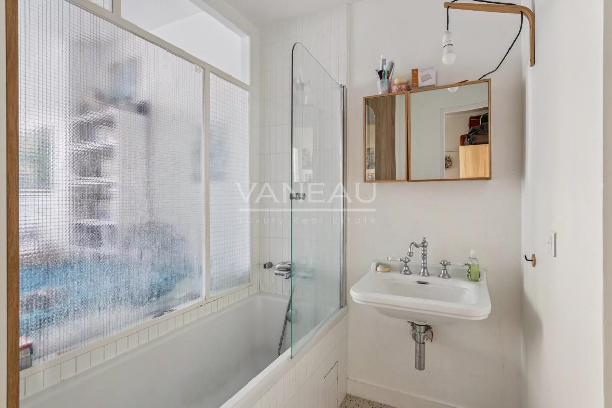 Bel appartement traversant de 58 m² – Lumière, volumes et charme