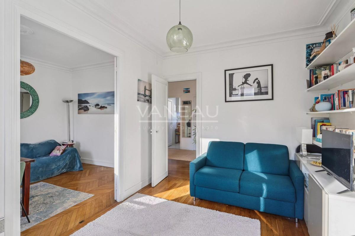 Bel appartement traversant de 58 m² – Lumière, volumes et charme