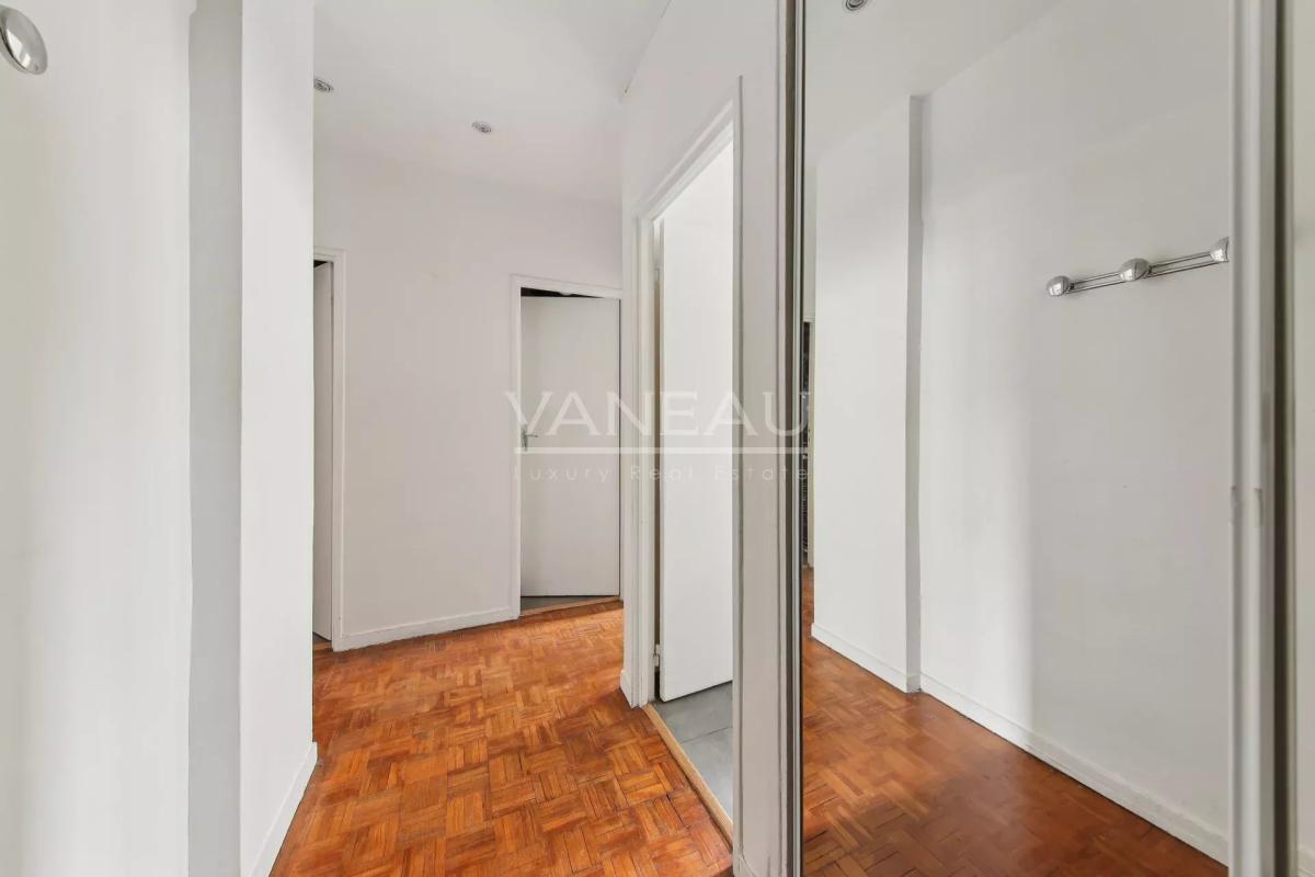 Métro Commerce - Deux pièces