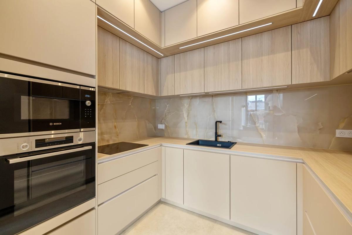 Appartement 4 pièces entièrement rénové à vendre - Cannes Banane