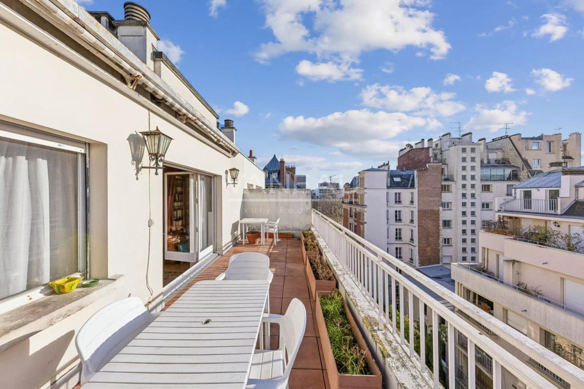 Paris XVIème - Dernier étage avec terrasse