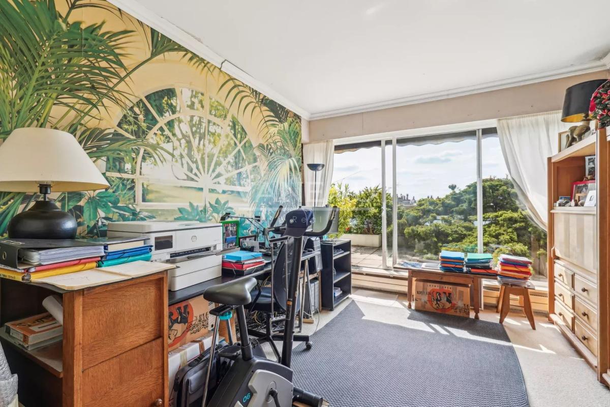 Paris XIVe – dernier étage avec terrasse panoramique