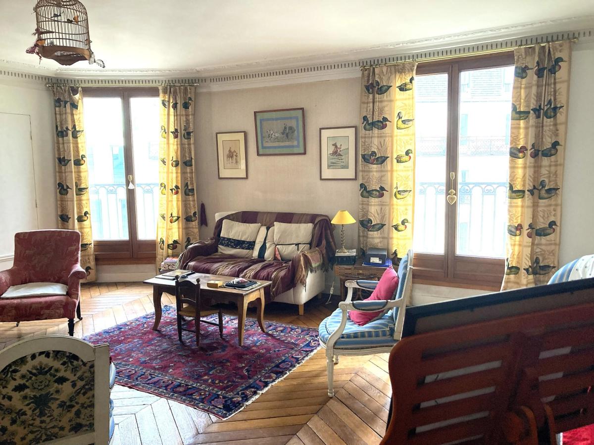 PARIS 9e - Grand Appartement - 230 m² - 5 chambres -