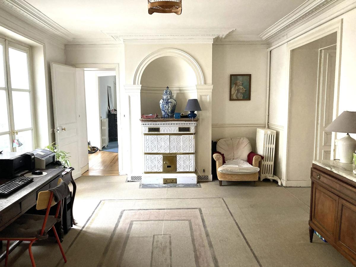 PARIS 9e - Grand Appartement - 230 m² - 5 chambres -