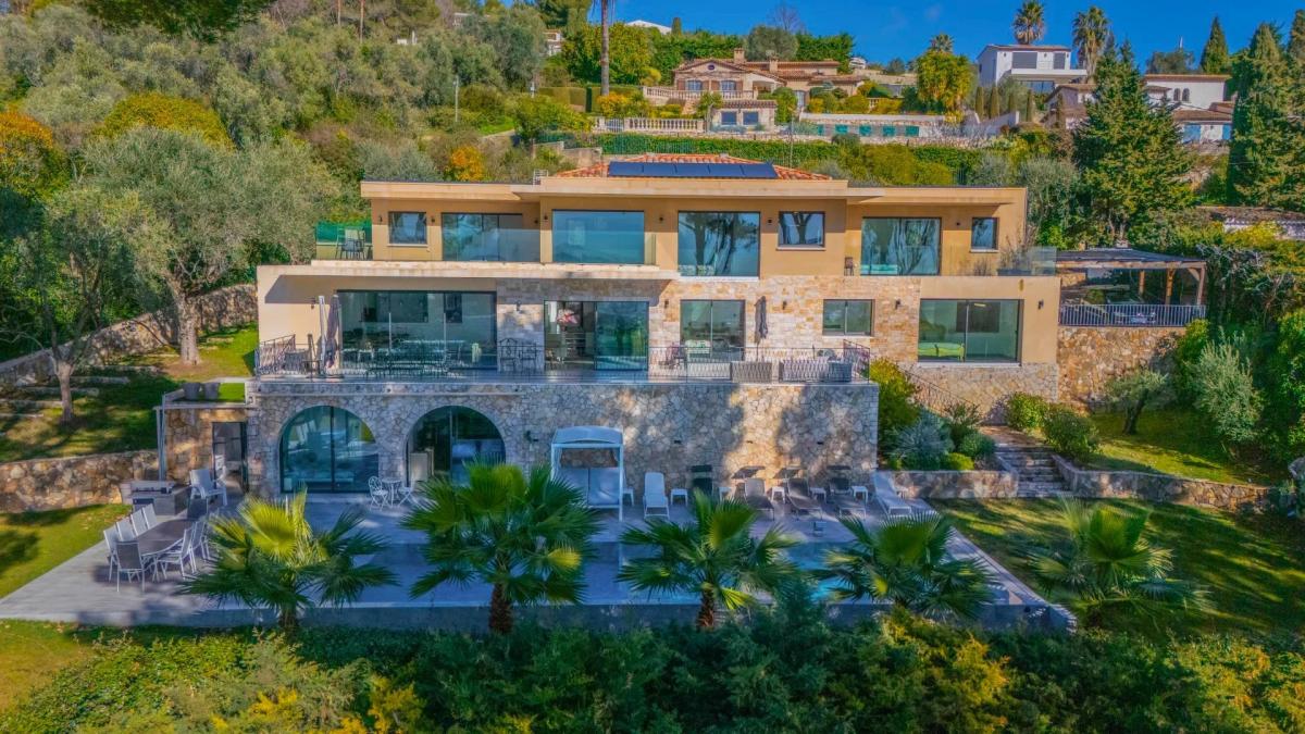 Mougins : Villa contemporaine d’exception avec vue mer panoramiq