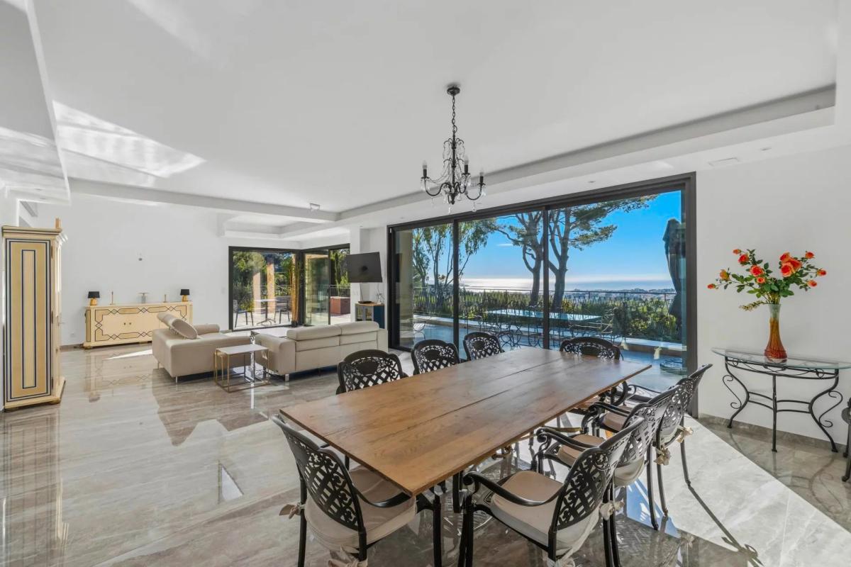 Mougins : Villa contemporaine d’exception avec vue mer panoramiq