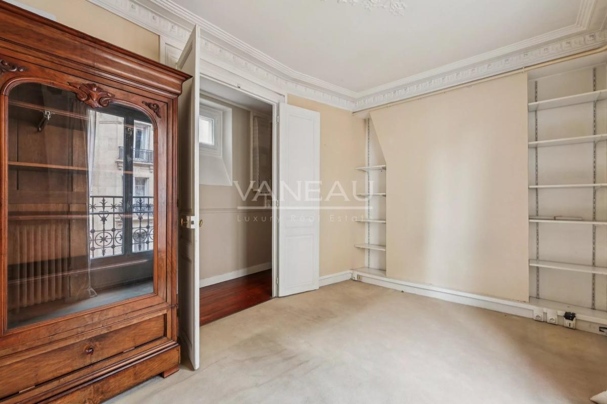 Paris XVe - Sèvres Lecourbe : Appartement trois pièces en étage 