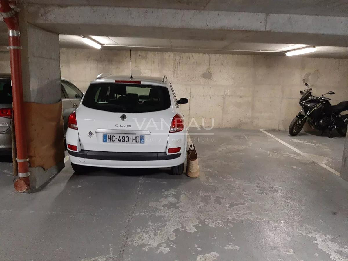 Paris XVe - PARKING