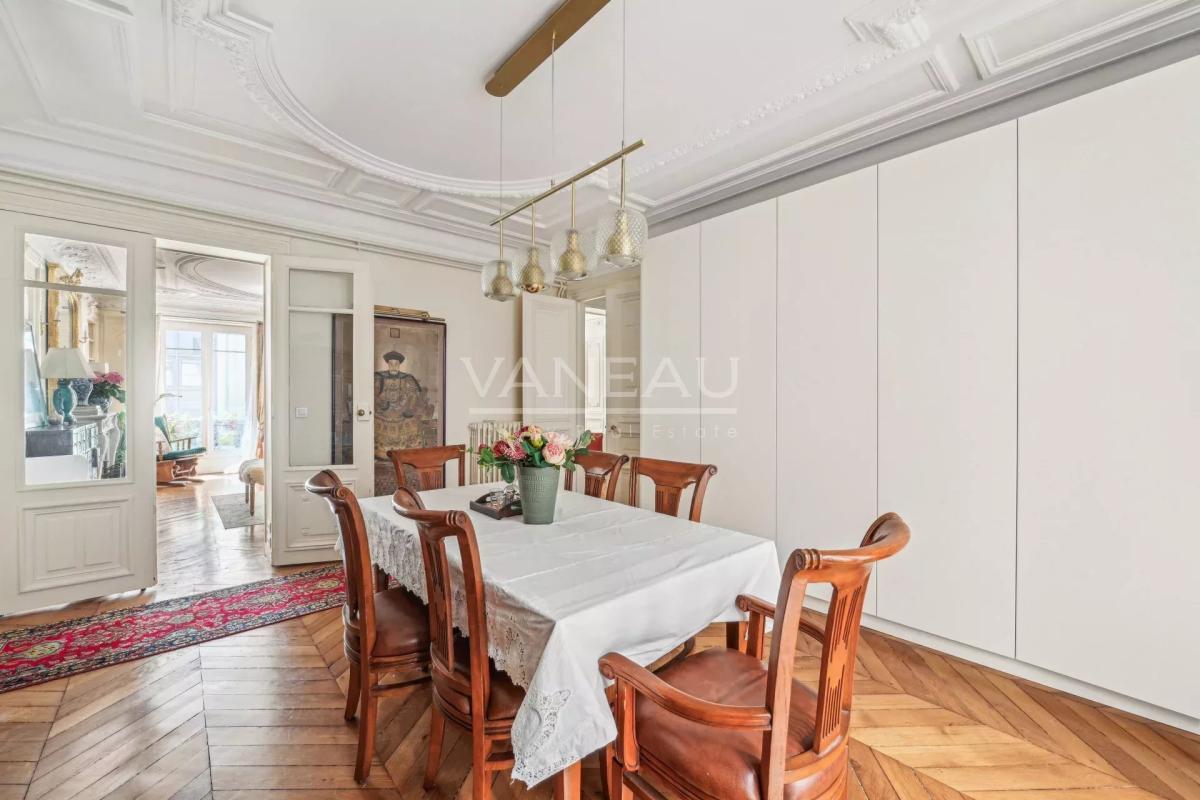 Paris XVIe - Trocadéro - Appartement familial 5 pièces 146 m2