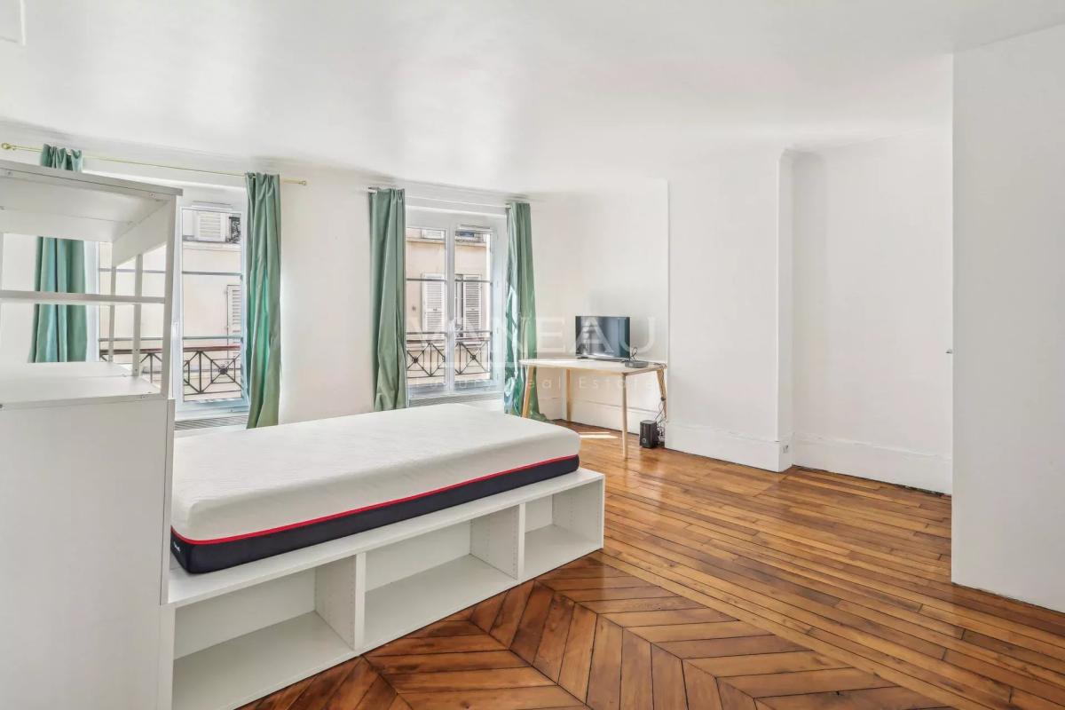 Paris XVIIe  Villiers / Levis - Grand studio de 30 m2