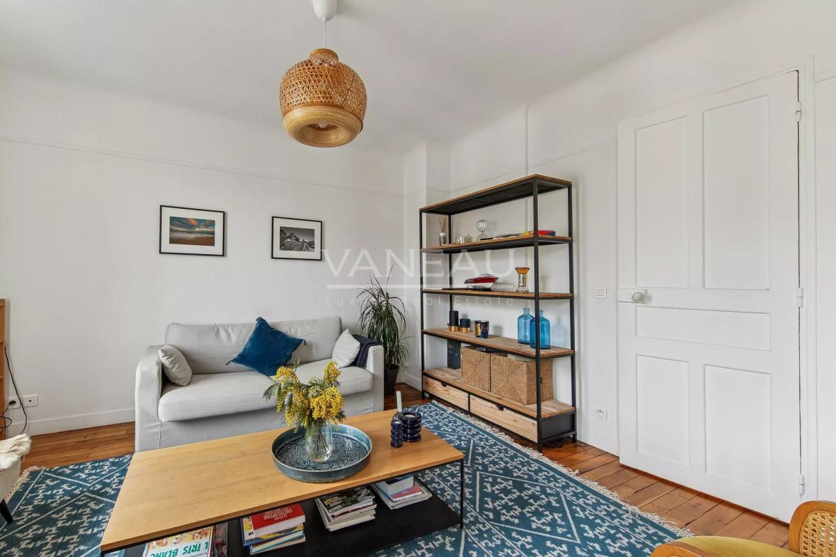 Boulogne Reine-Victor-Hugo– Duplex trois pièces en dernier étage